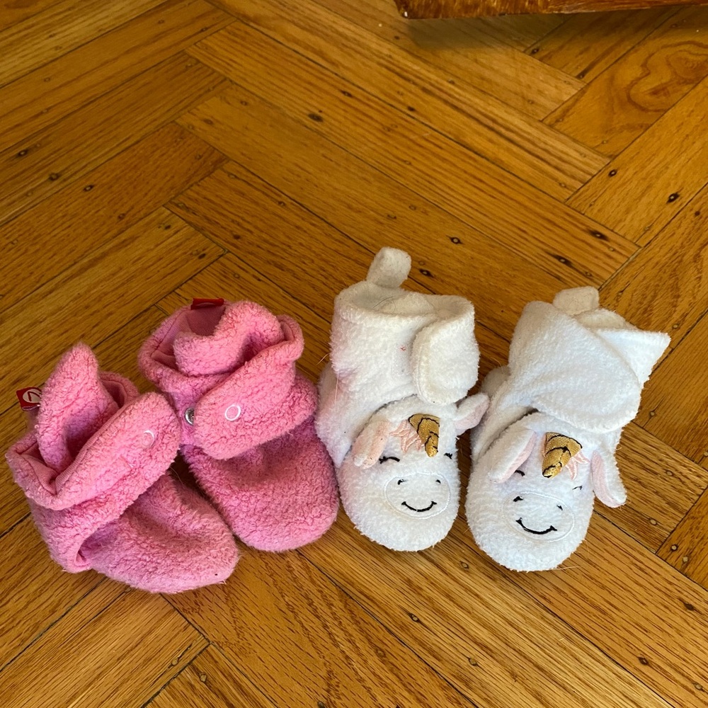 Set of 2 zotano and Cat & Jack baby booties 0-6mo